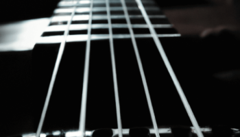 ¿Cómo se llaman las 5 cuerdas de la guitarra